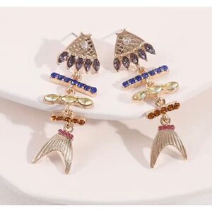 🐠 Betsey Johnson crystal fishbone dangle earrings 🐠